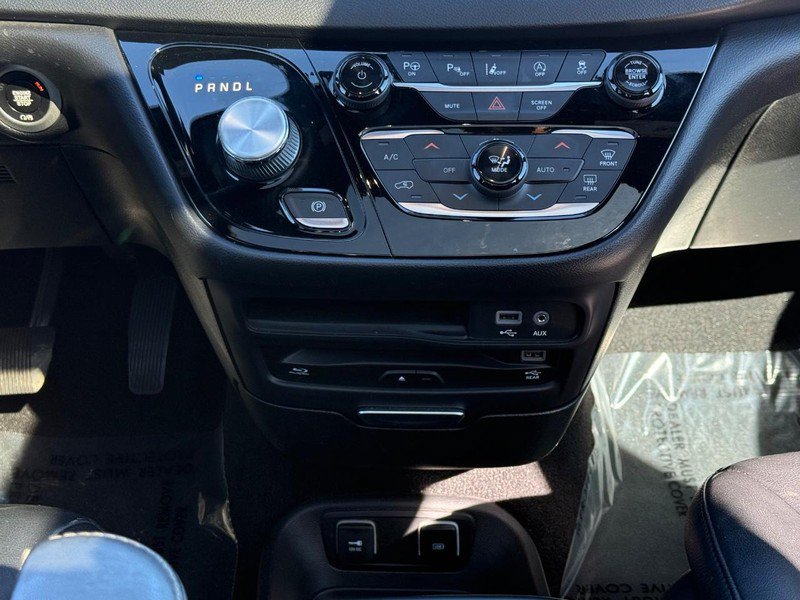 Used 2020 Chrysler Pacifica Touring-L Plus w/ Advanced Safetytec Group FWD image 24