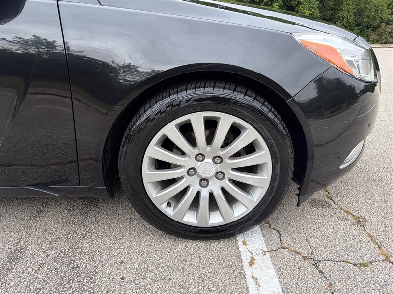 Used 2012 Buick Regal Leather FWD image 25