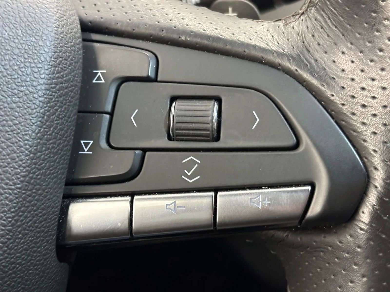 Used 2023 Cadillac XT4 Sport w/ Sun And Sound Package image 48
