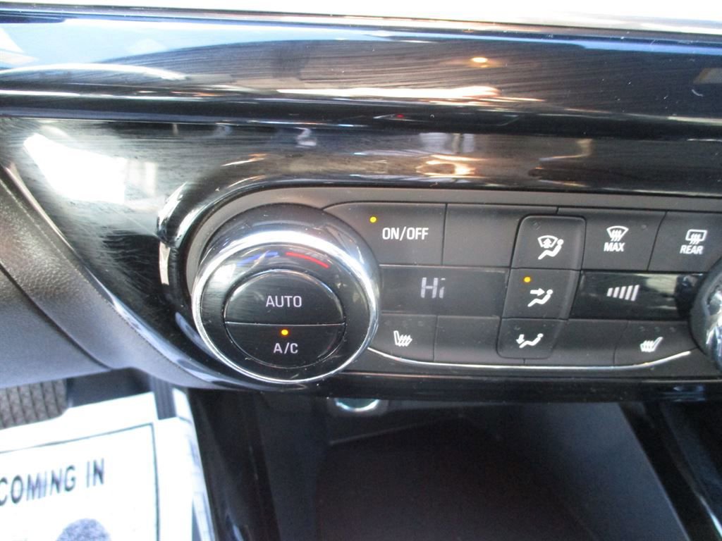 Used 2025 Chevrolet Trax RS w/ Driver Confidence Package image 13