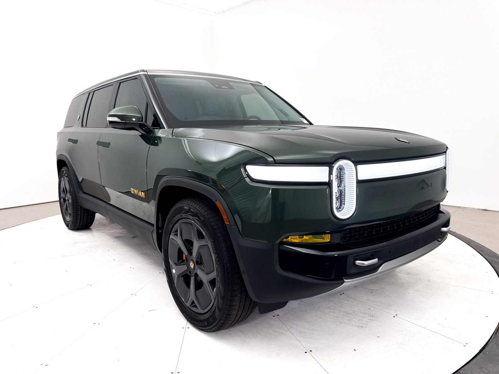 Used 2024 Rivian R1S Adventure AWD/4WD image 12