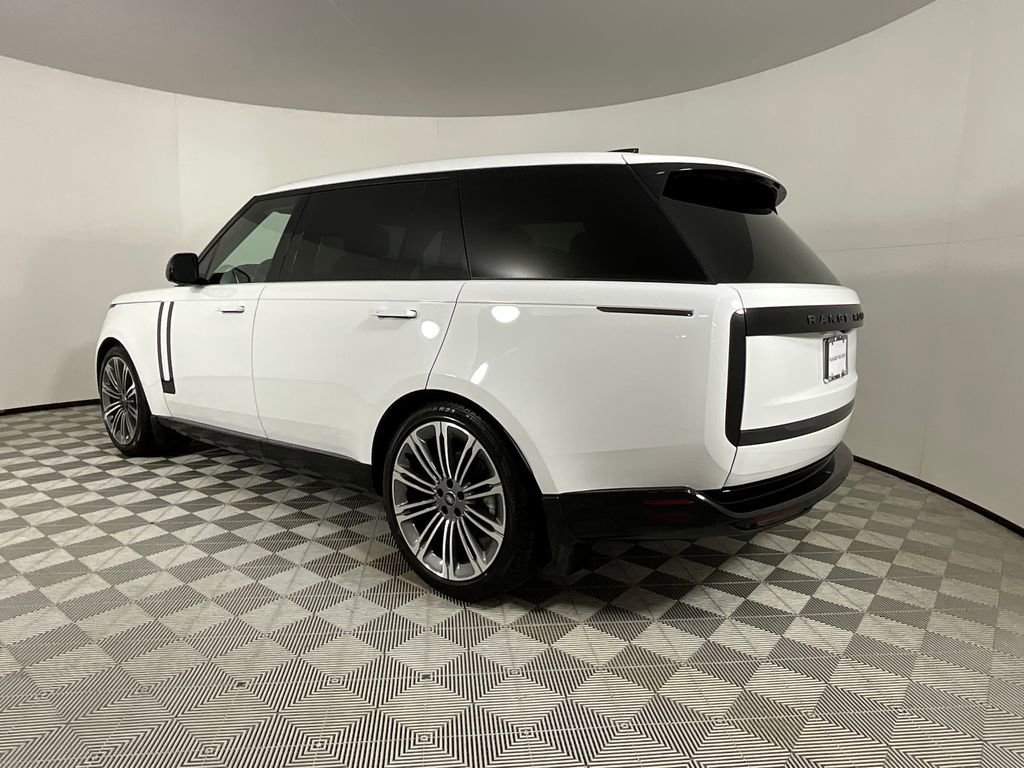 Used 2025 Land Rover Range Rover Long Wheelbase SE AWD/4WD image 3