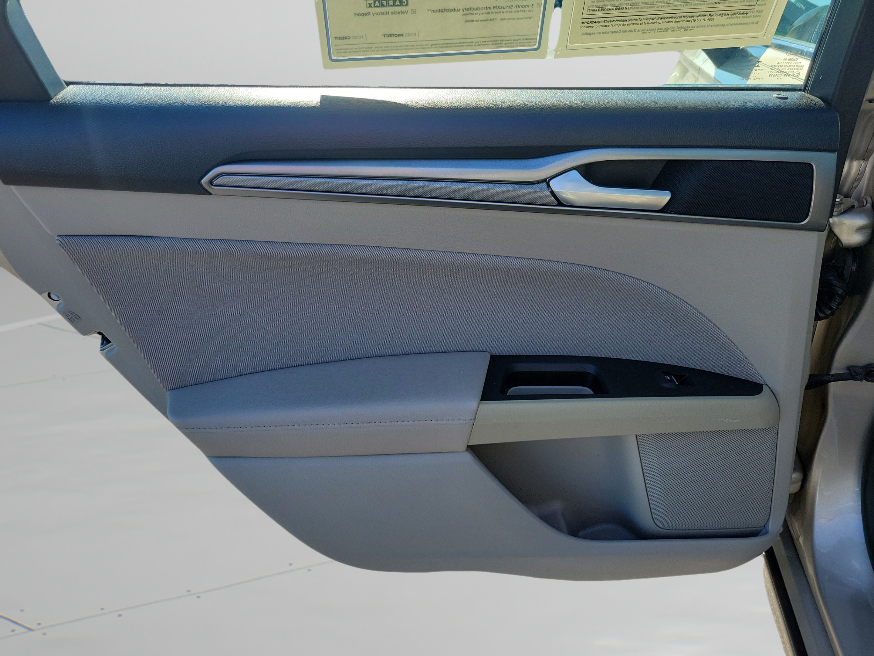 Used 2019 Ford Fusion SE FWD image 13