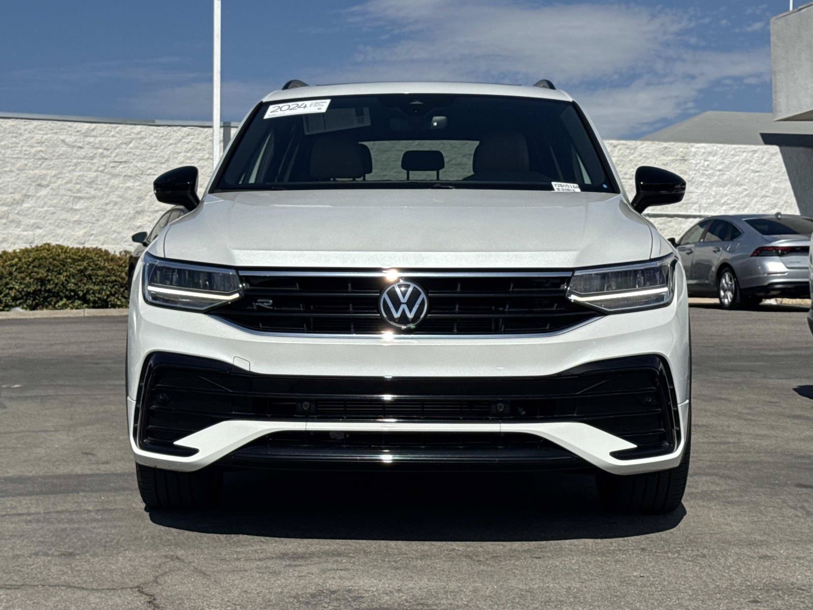 Certified 2024 Volkswagen Tiguan SE R-Line FWD image 8