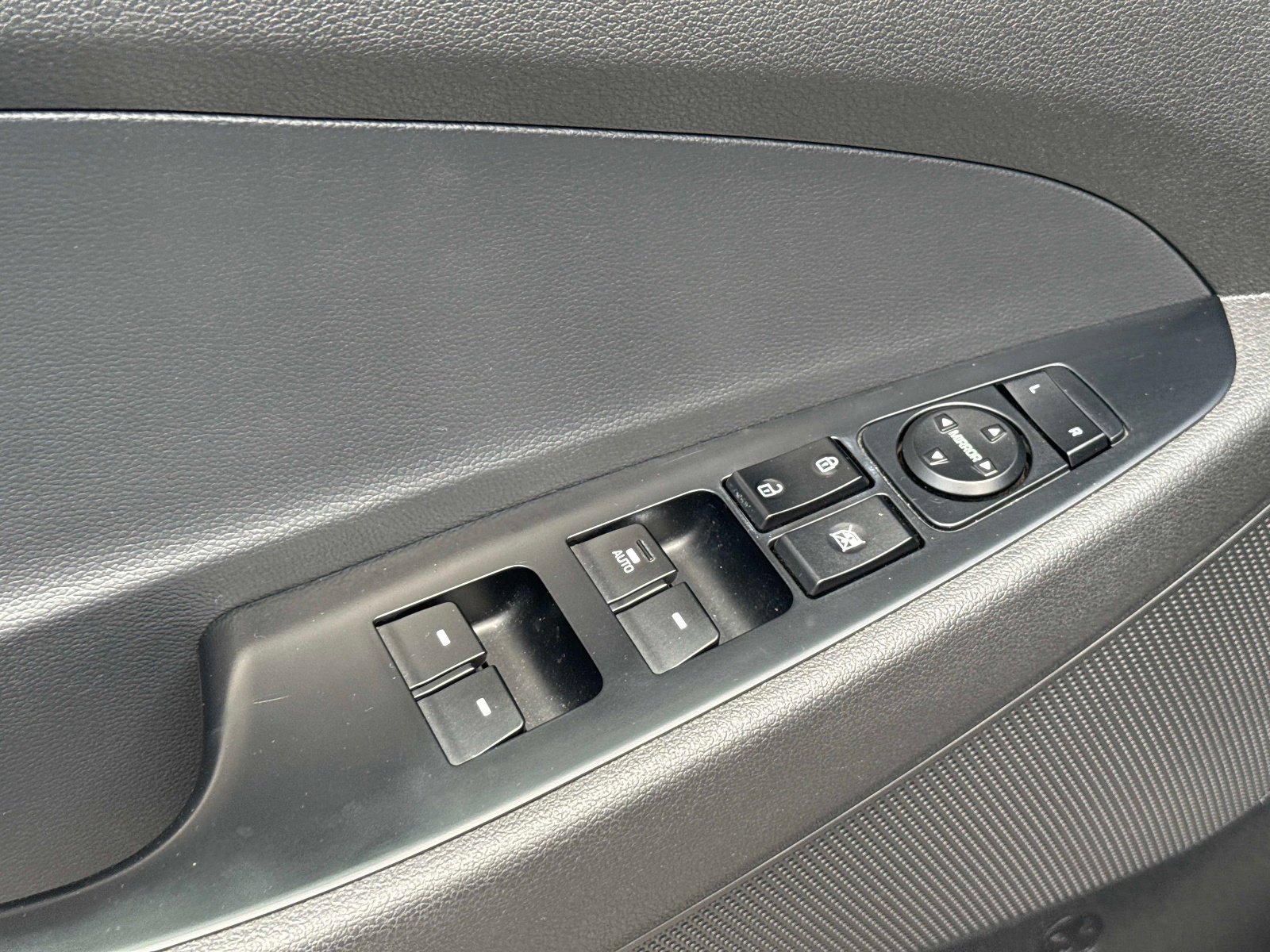 Used 2019 Hyundai Tucson Sport w/ Cargo Package FWD image 21