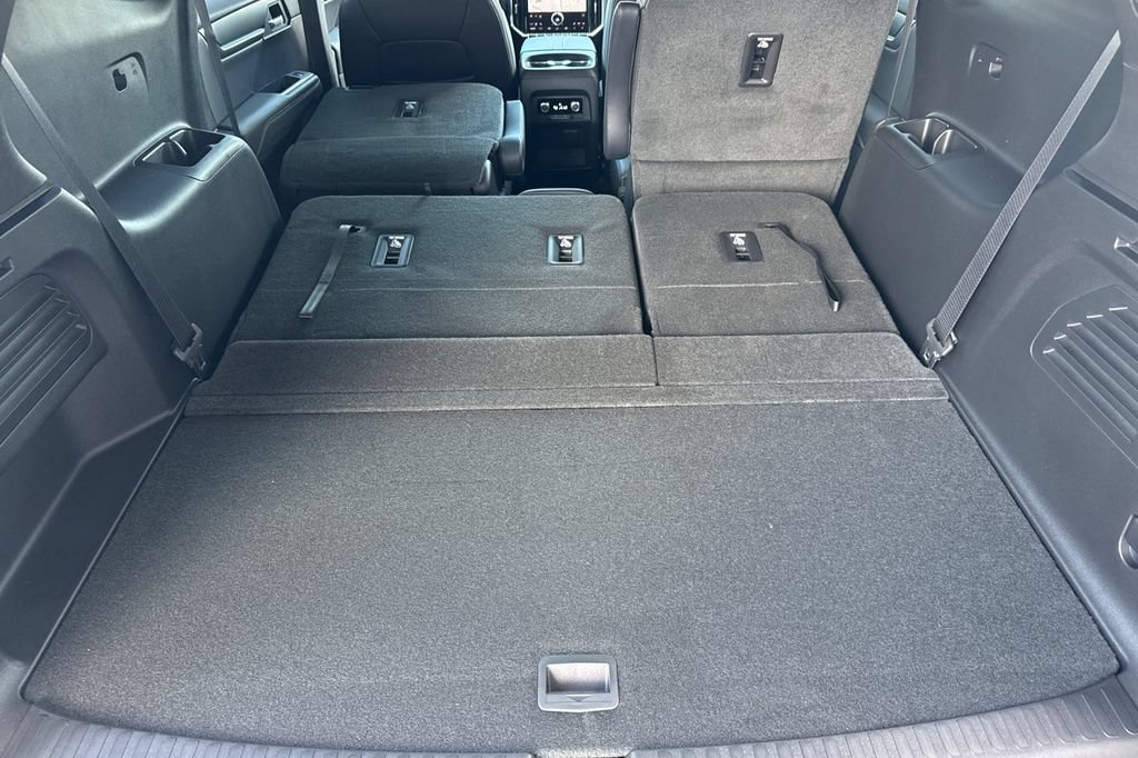 New 2027 GMC Acadia Elevation w/ Black Edition AWD/4WD image 17