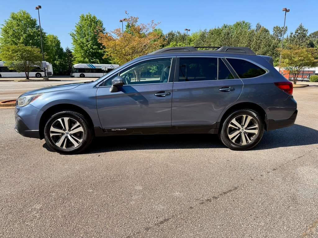 Used 2018 Subaru Outback 2.5i Limited AWD/4WD image 2