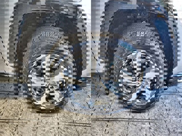 New 2025 Toyota RAV4 SE image 10