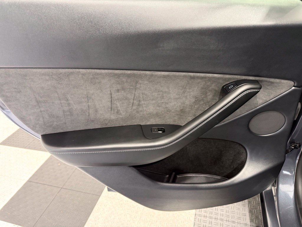 Used 2023 Tesla Model Y Long Range AWD/4WD image 19
