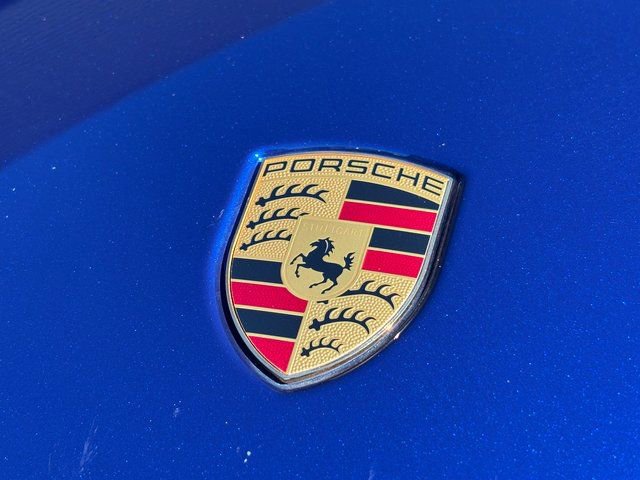 Used 2025 Porsche Macan AWD/4WD image 27