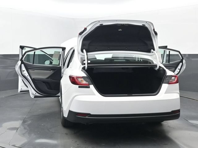 New 2026 Toyota Camry LE FWD image 32