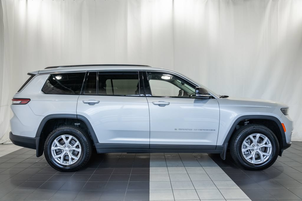 Used 2023 Jeep Grand Cherokee L Limited AWD/4WD image 3
