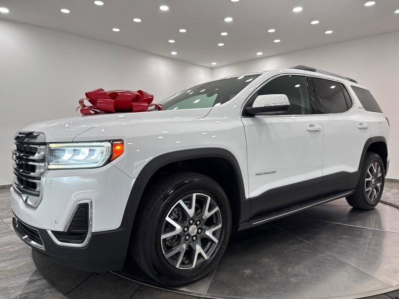 Used 2023 GMC Acadia SLE w/ Driver Convenience Package image 3