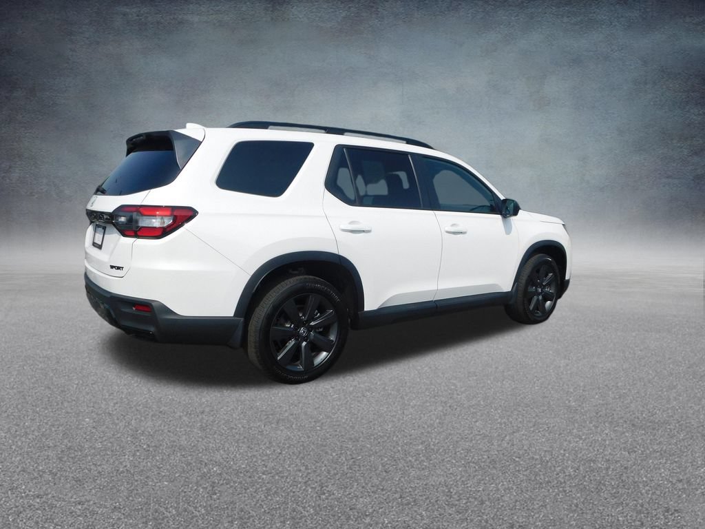 Used 2026 Honda Pilot Sport image 3