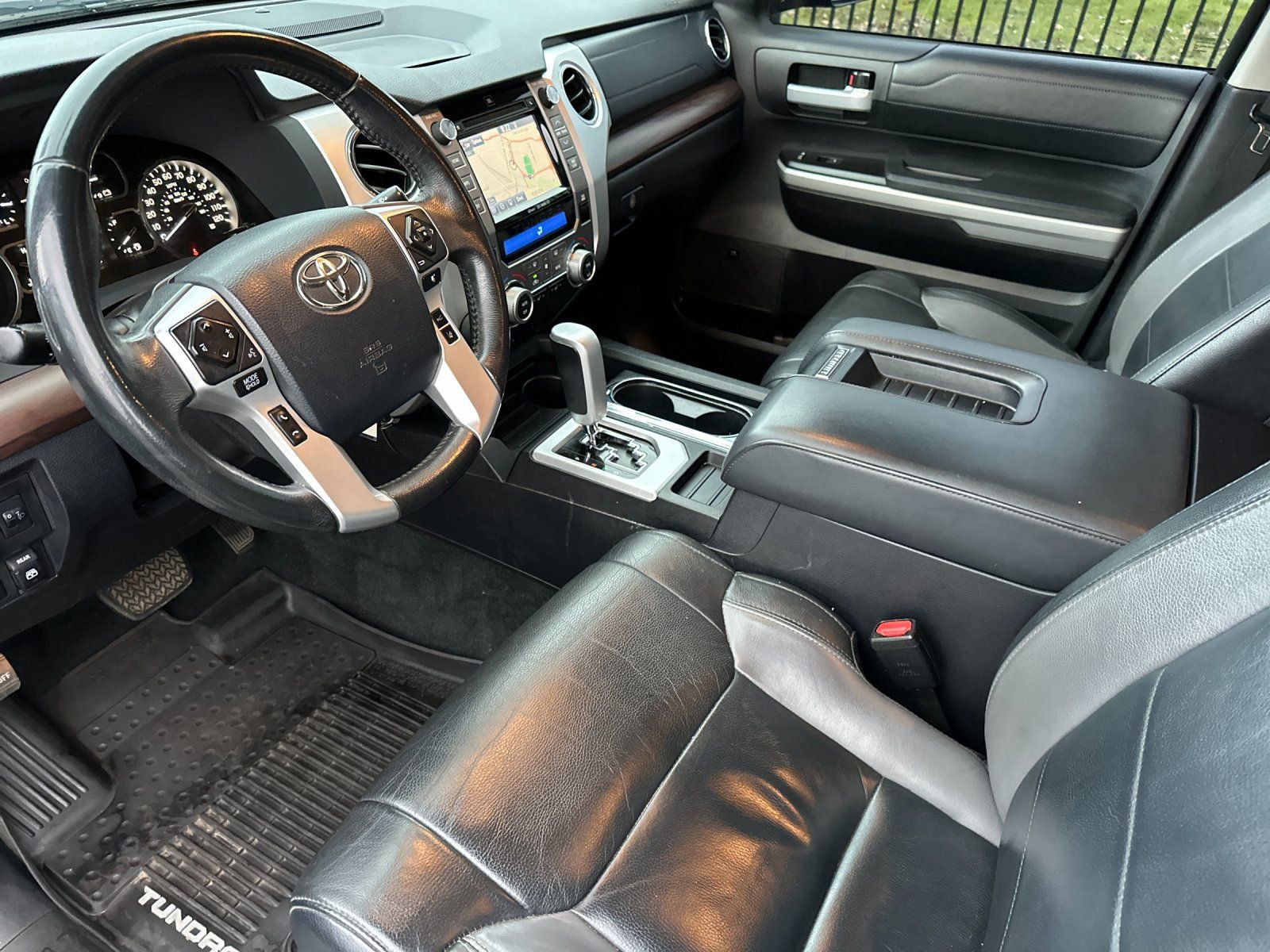 Used 2018 Toyota Tundra Limited w/ Limited Premium Package image 10