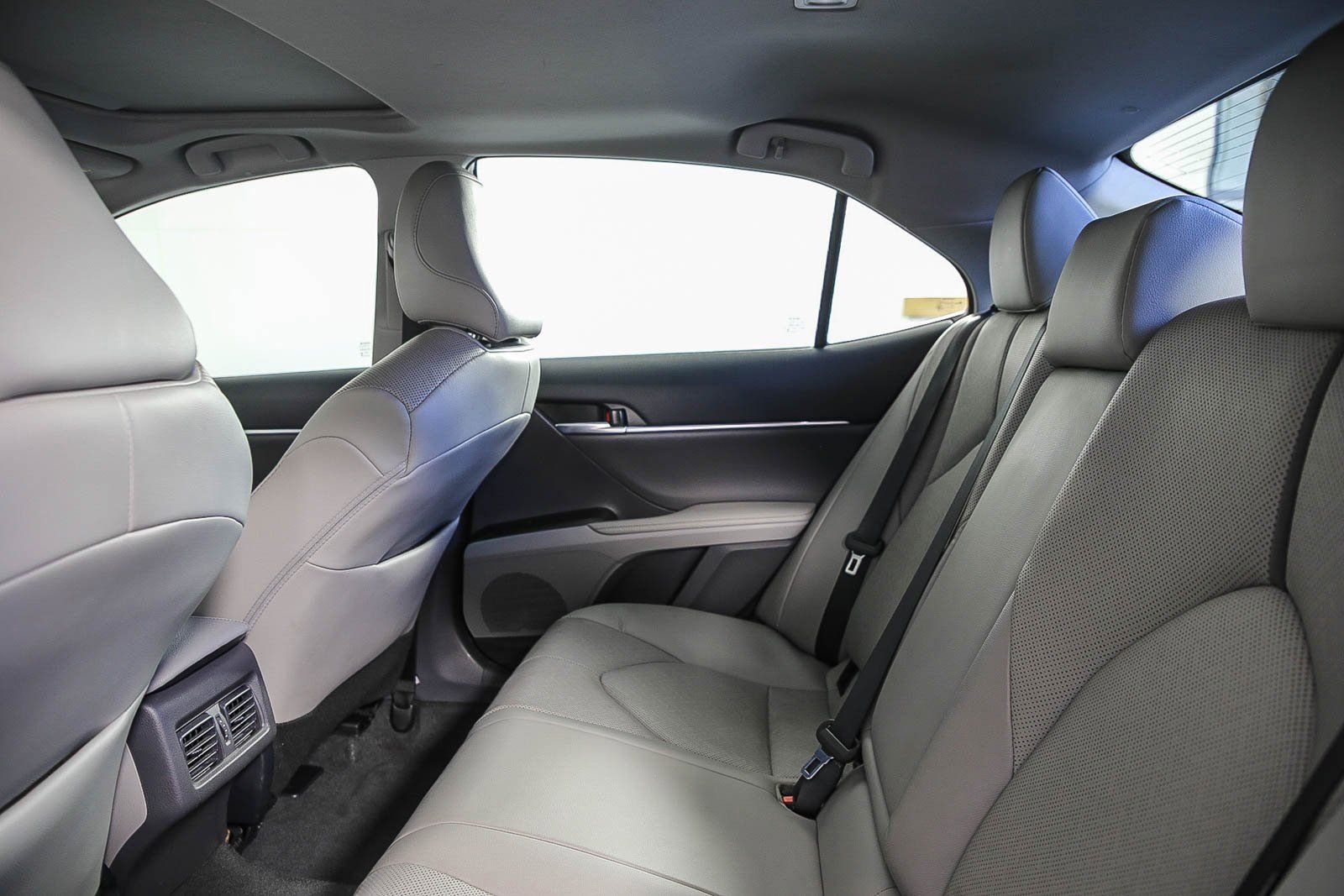 Used 2024 Toyota Camry XLE image 17