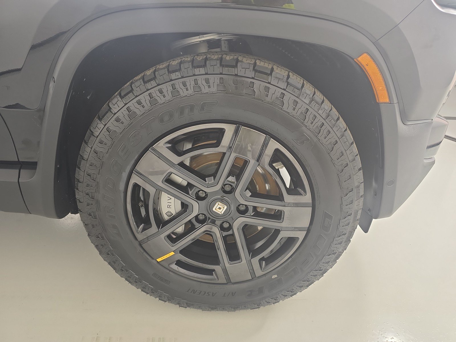 Used 2024 Rivian R1S Adventure AWD/4WD image 11