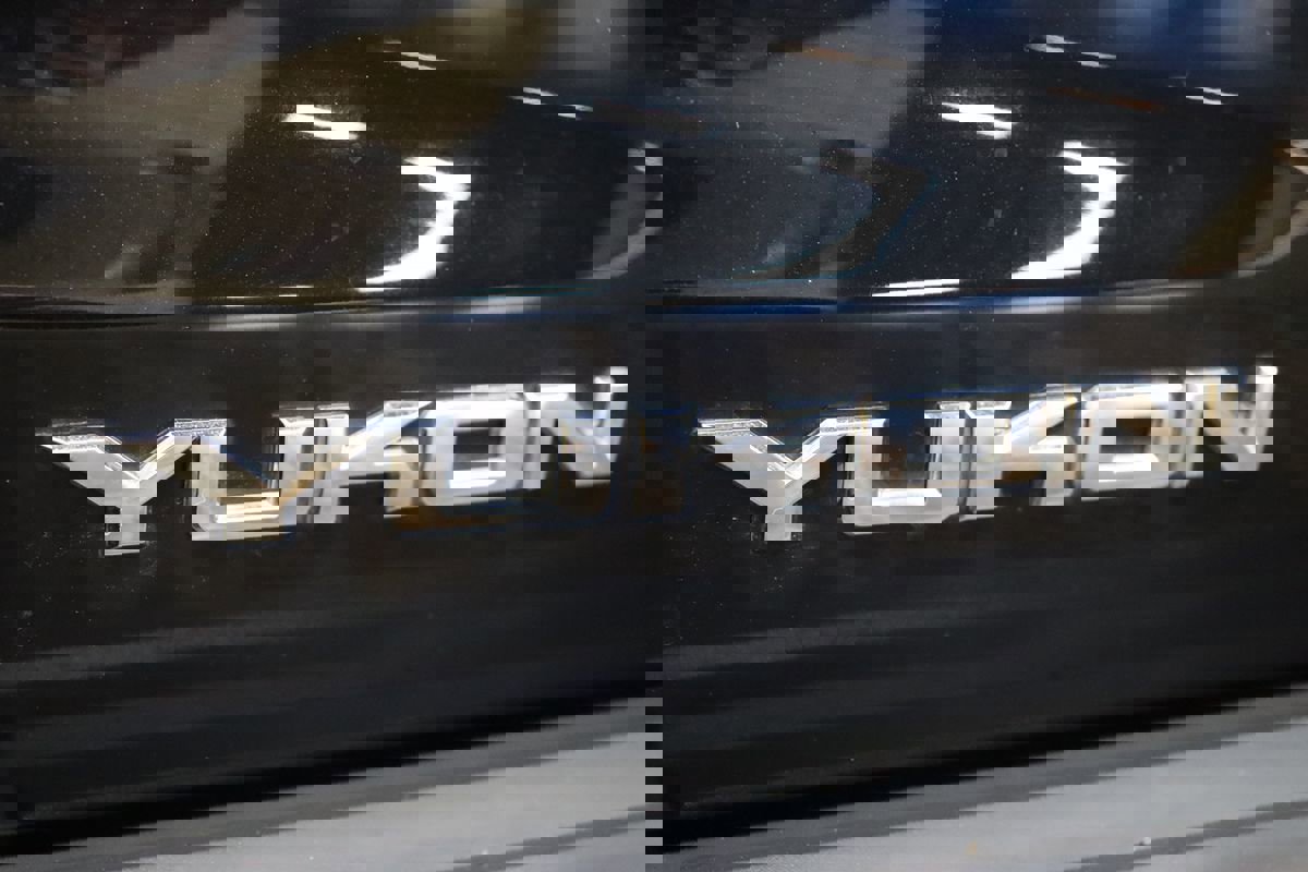 Used 2015 GMC Yukon SLT w/ HD Trailering Package image 24