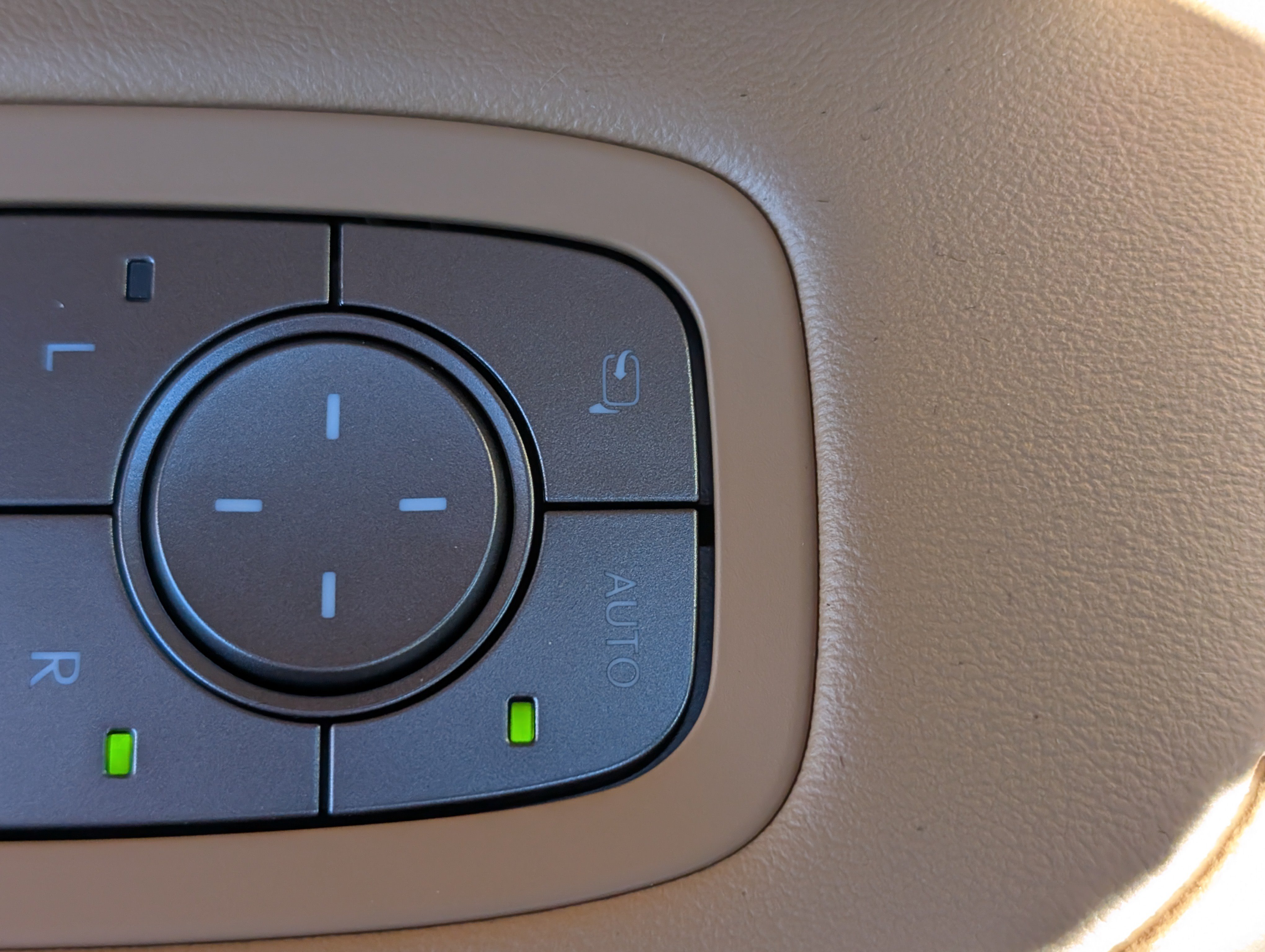 New 2026 Lexus ES 350h AWD w/ Convenience Package image 17