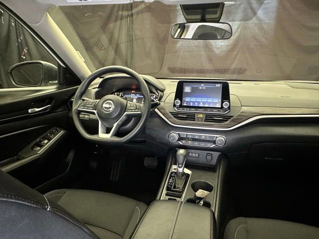 Used 2025 Nissan Altima 2.5 SV AWD/4WD image 20