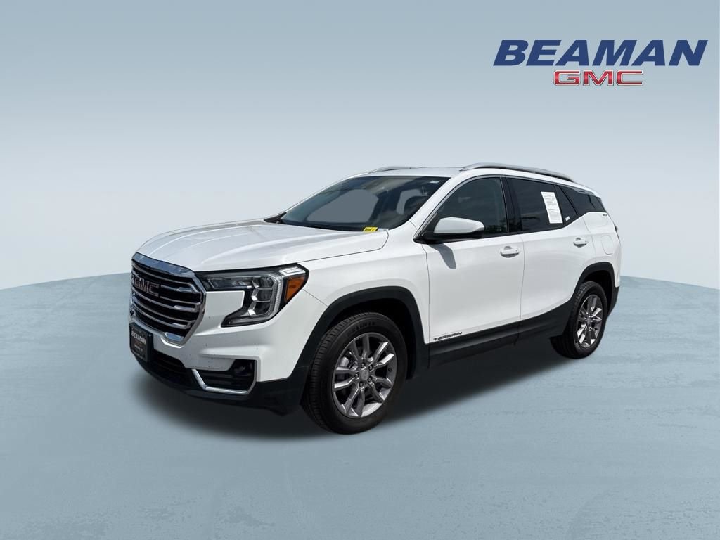 Used 2024 GMC Terrain SLT AWD/4WD image 3