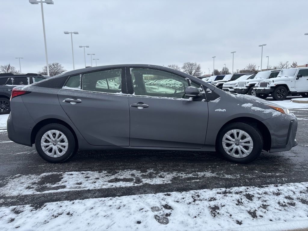 Used 2021 Toyota Prius LE image 11