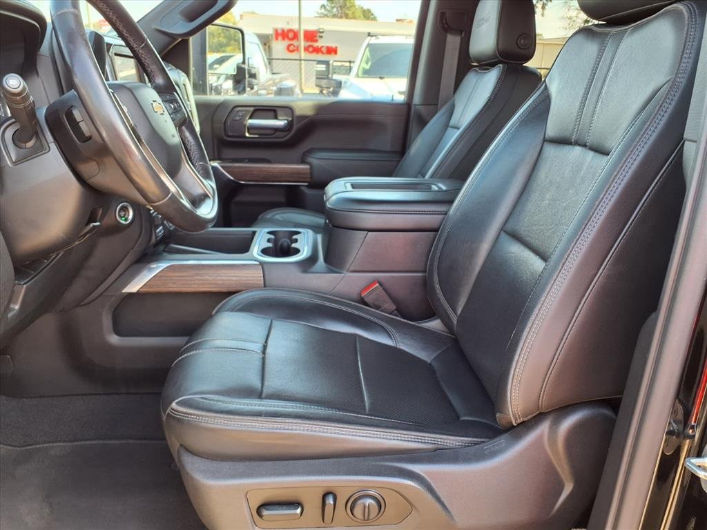 Used 2020 Chevrolet Silverado 3500 High Country w/ Snow Plow Prep/Camper Package image 29