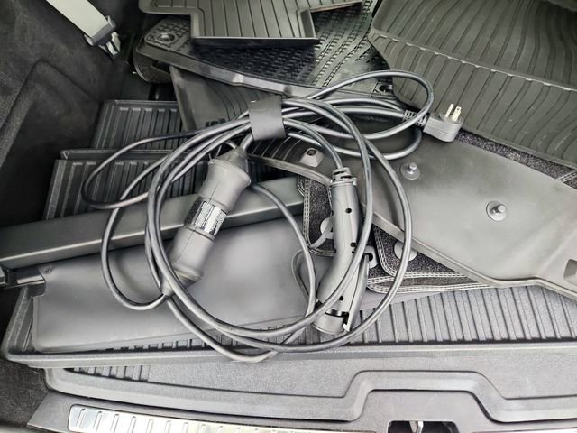 Certified 2024 Volvo XC90 T8 Ultimate w/ Protection Package Premier image 13