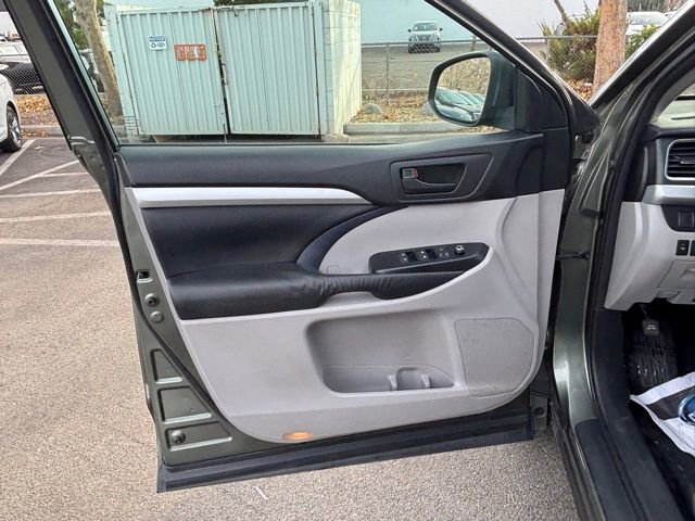 Used 2015 Toyota Highlander Plus image 11