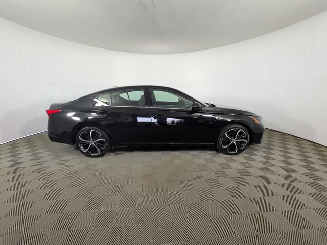 Used 2024 Nissan Altima 2.5 SR FWD image 33