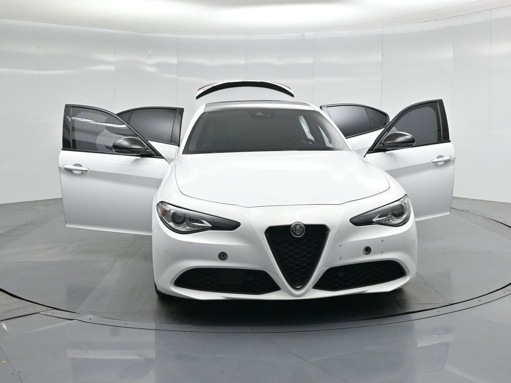 Used 2021 Alfa Romeo Giulia Ti w/ Nero Edizione RWD image 28