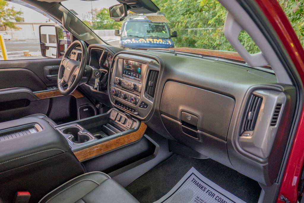 Used 2018 Chevrolet Silverado 2500 High Country w/ Duramax Plus Package AWD/4WD image 21