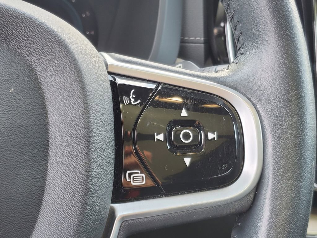 Used 2022 Volvo XC60 B5 Inscription image 20