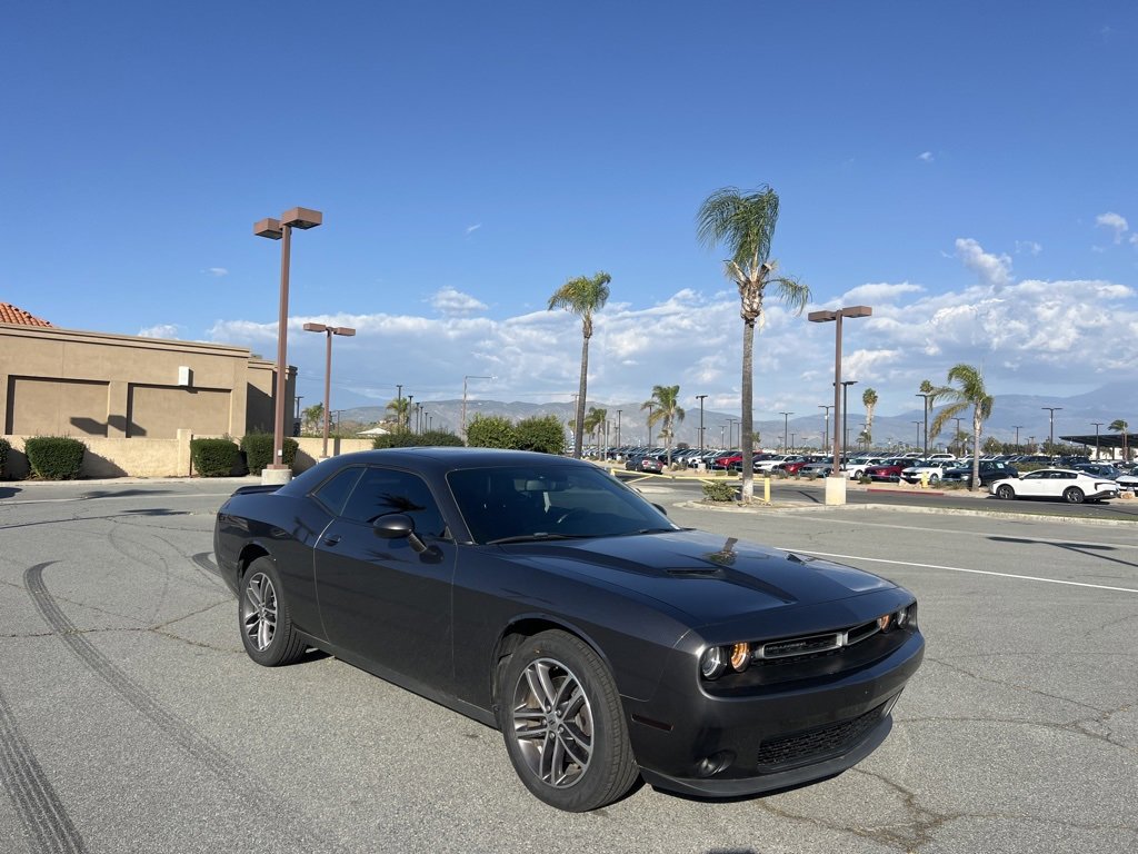 Used 2019 Dodge Challenger SXT w/ Plus Package image 2