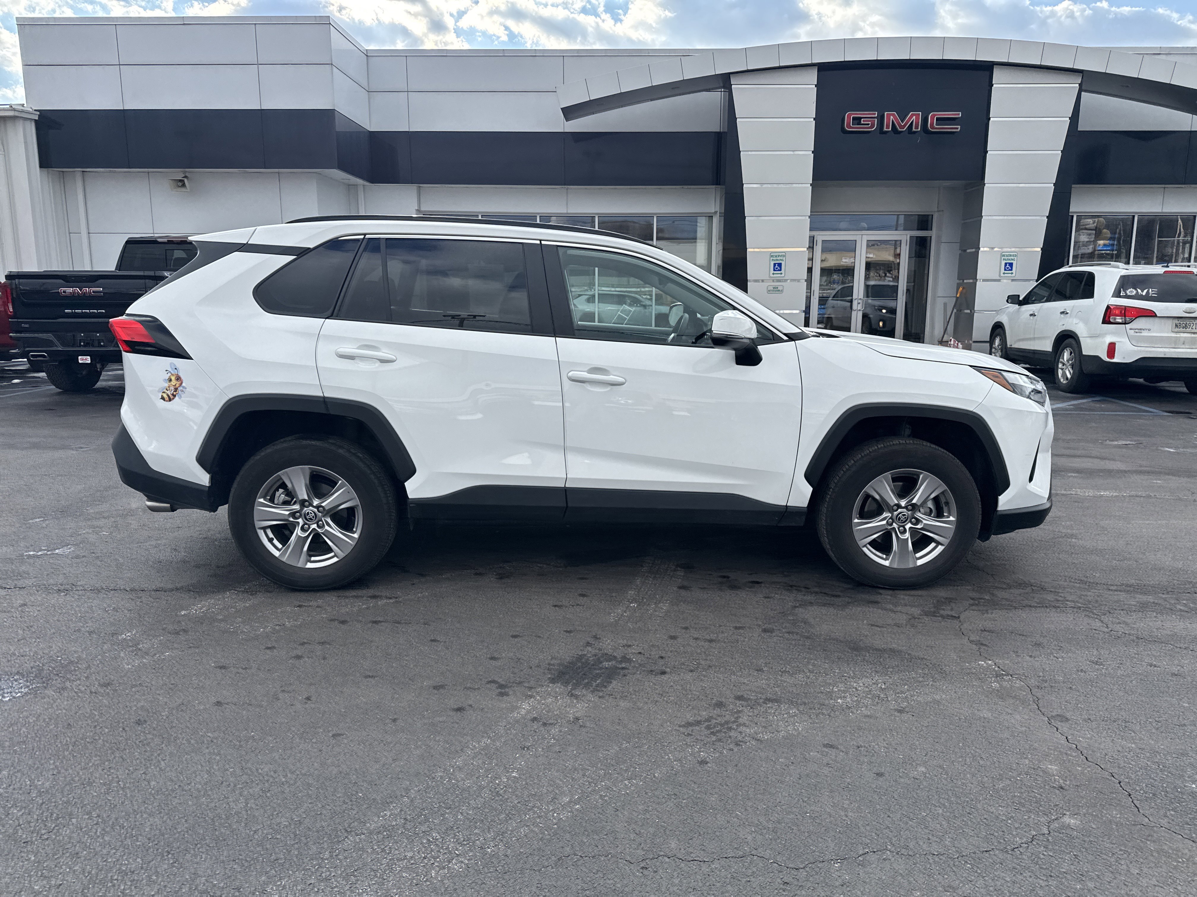 Used 2023 Toyota RAV4 XLE image 2