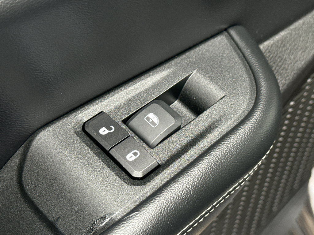 Used 2024 Jeep Grand Cherokee Limited image 31