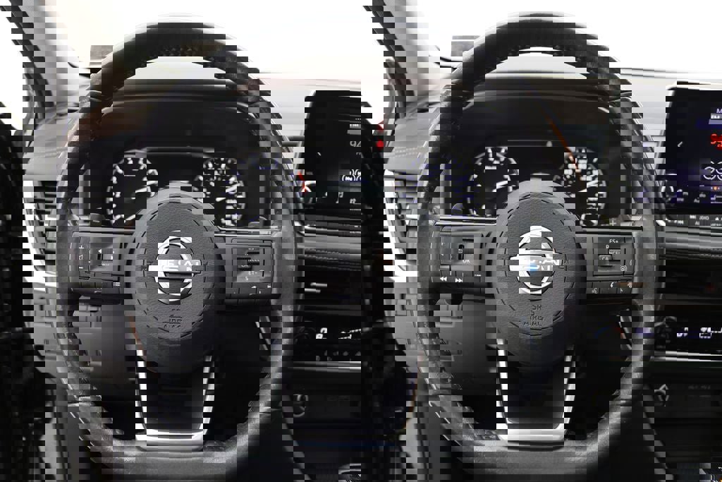 Used 2023 Nissan Rogue SV w/ SV Premium Package image 18