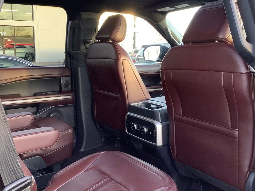 Used 2024 Ford Expedition Limited image 17