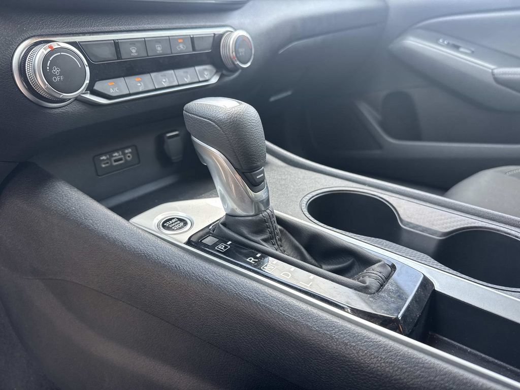 Used 2025 Nissan Altima 2.5 SV FWD image 40