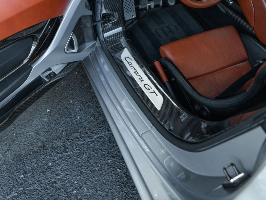 Used 2005 Porsche Carrera GT image 27