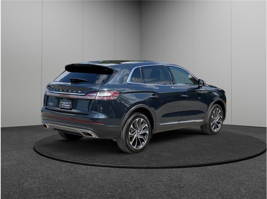 Used 2021 Lincoln Nautilus Reserve image 9