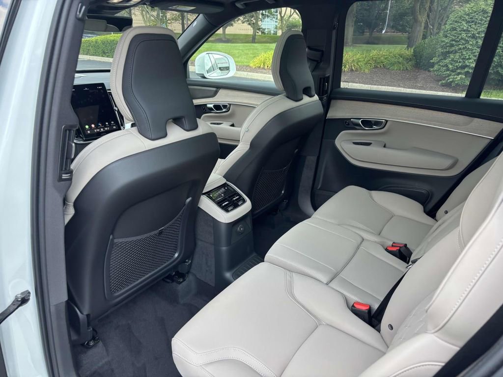 New 2026 Volvo XC90 T8 Plus w/ Protection Package Premier image 28