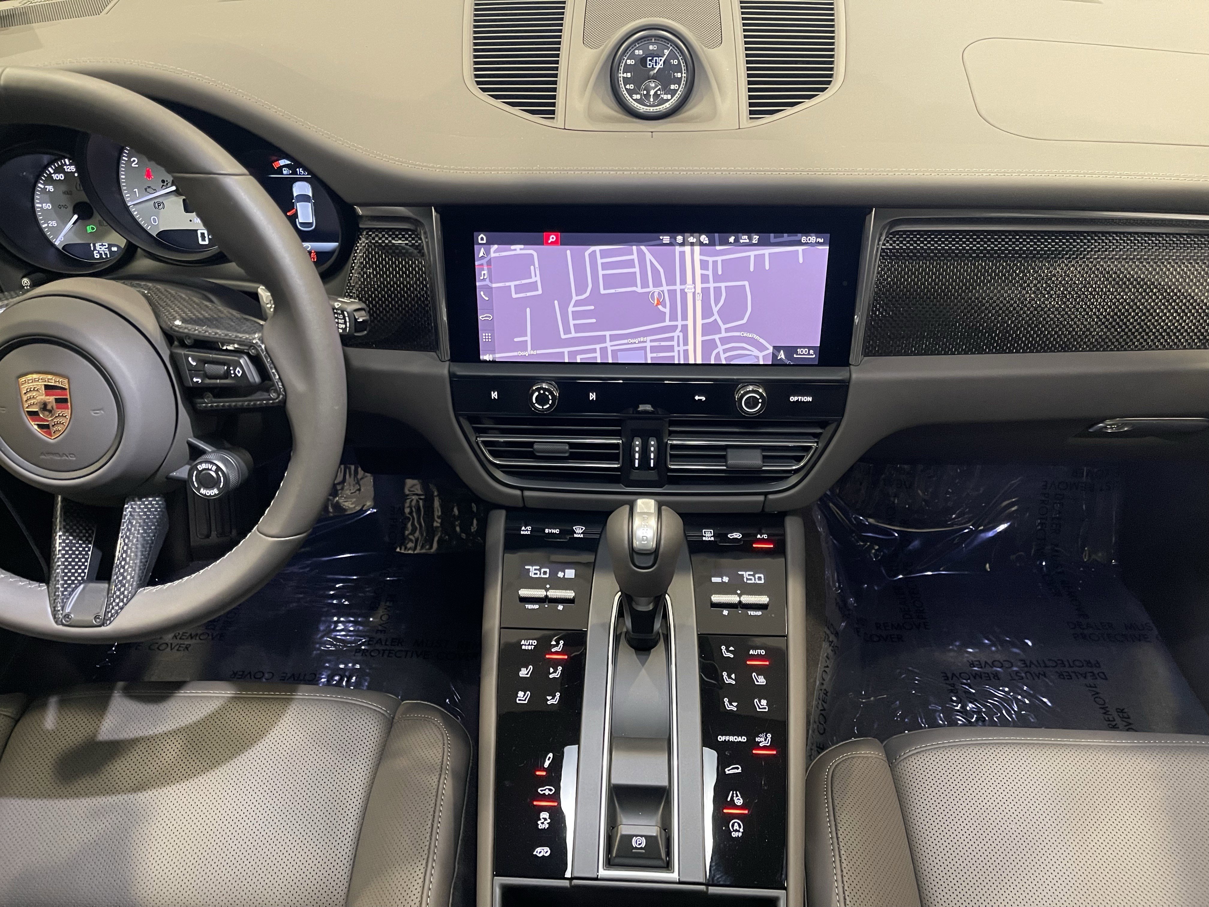 Used 2025 Porsche Macan GTS image 17