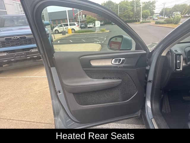 Used 2023 Volvo XC40 B5 Plus w/ Driver Assist Package AWD/4WD image 12
