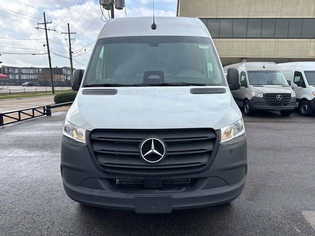 Used 2025 Mercedes-Benz Sprinter 2500 image 2