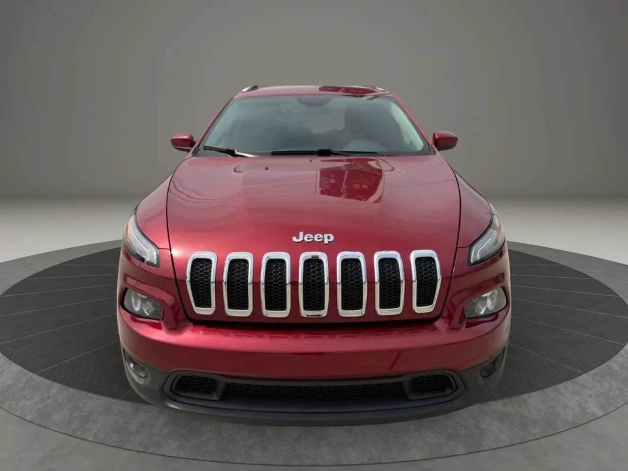 Used 2017 Jeep Cherokee Latitude w/ Cold Weather Group AWD/4WD image 2