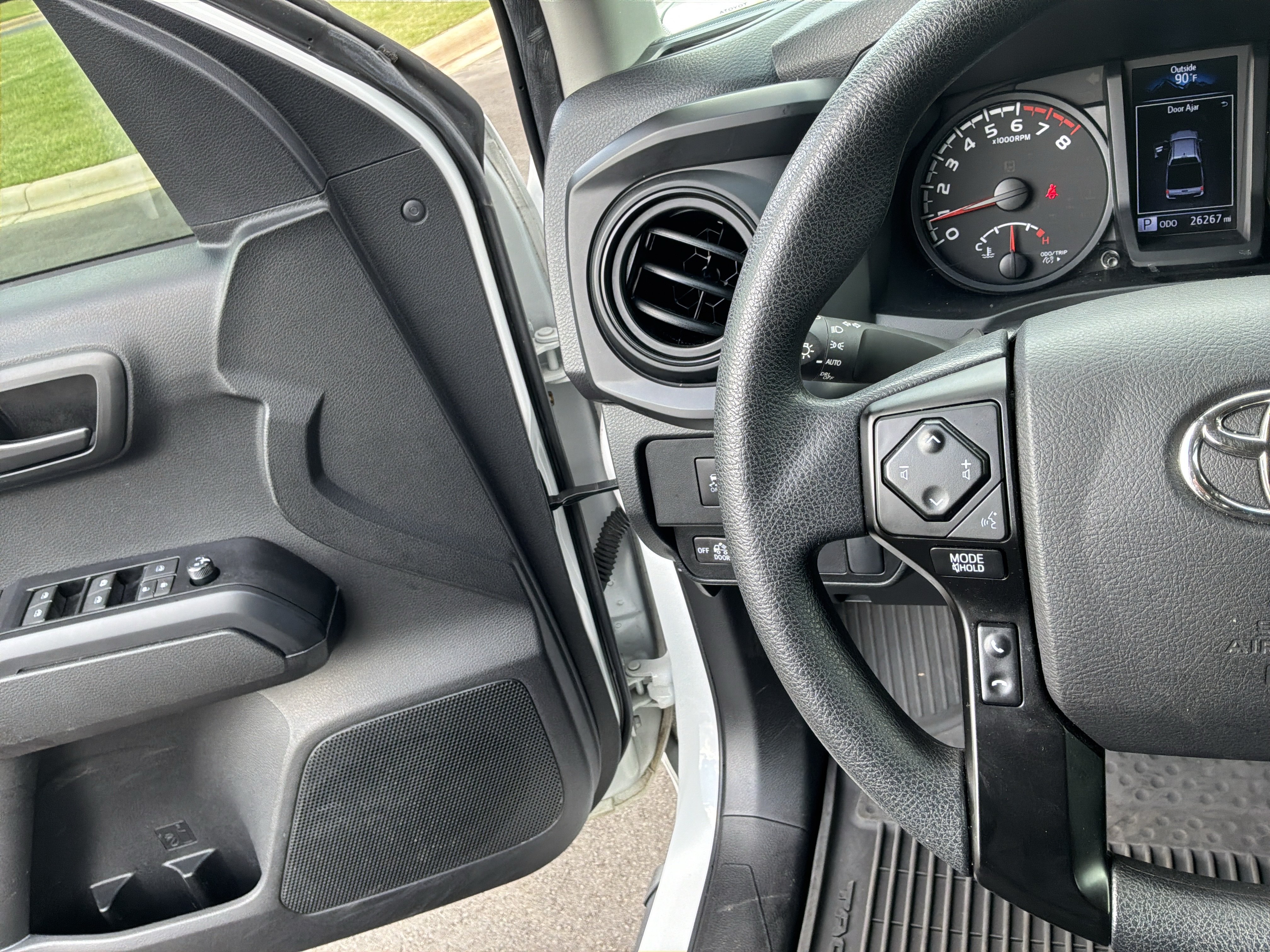 Used 2022 Toyota Tacoma SR AWD/4WD image 19