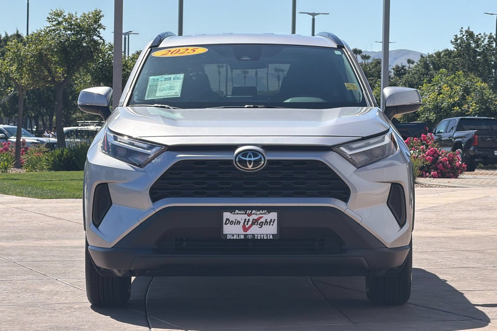 Used 2025 Toyota RAV4 XLE AWD/4WD image 10