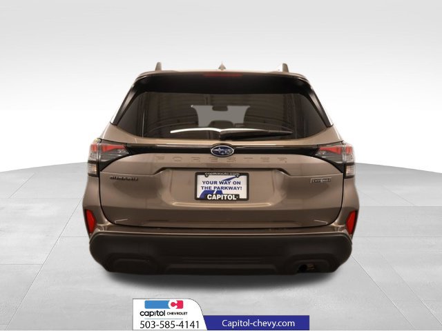 Used 2025 Subaru Forester Premium AWD/4WD image 3