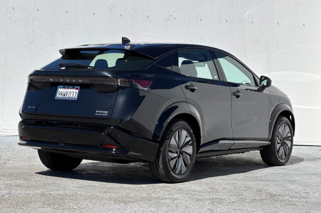 Used 2024 Nissan Ariya AWD image 3